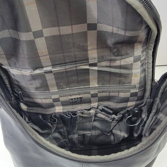 Maxx New York Black Leather Shoulder Bag – Sleek, Soft & Stylish Utility - Picture 8 of 10